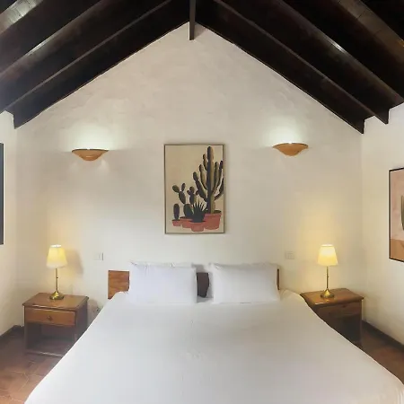 埃斯特法尼亚别墅度假屋 *