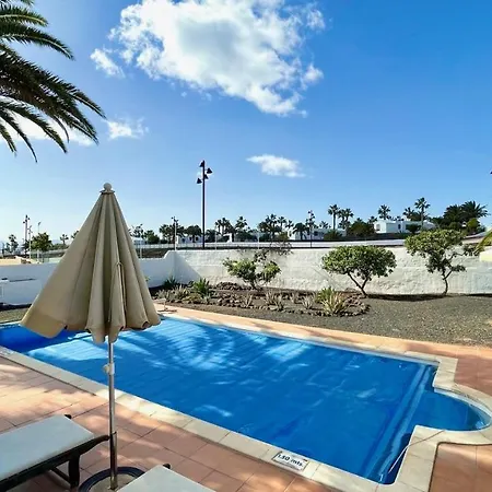 埃斯特法尼亚别墅度假屋 * 普拉亚布兰卡